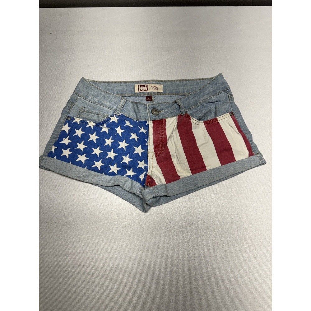 L.E.I. Ashley Low Rise‎ Shorts Womens 7 Cuffed Hem Stars & Strips Red White Blue